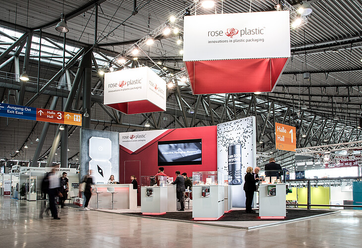 rose plastic Messestand
